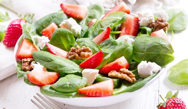 Çilekli Semizotu Salatası